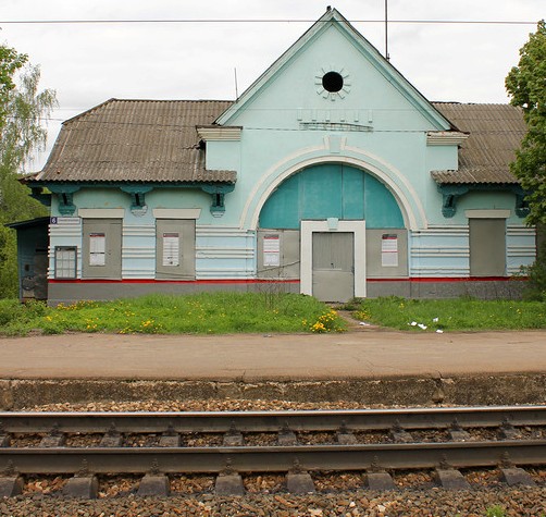 Здание бывшего вокзала на станции "Бухолово"