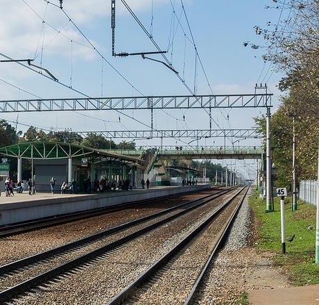 Линии железной дороги около платформы "Фабричная"