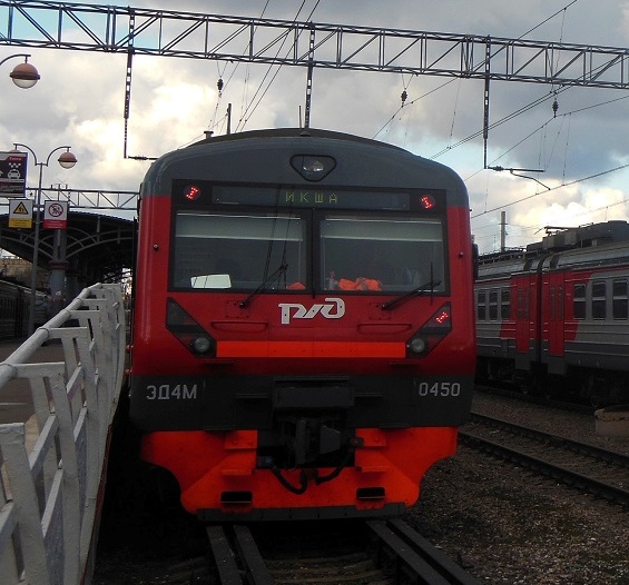 Электропоезд на станции "Москва-Бутырская"