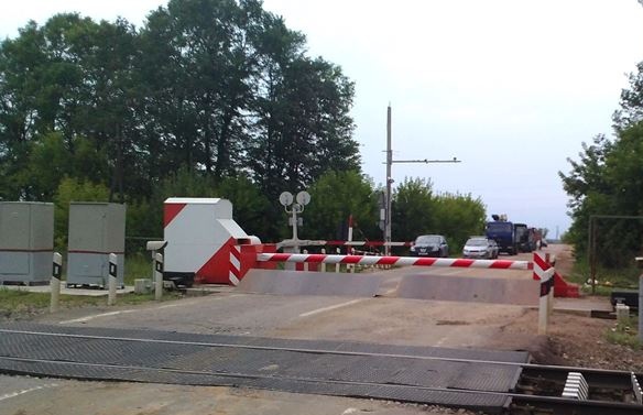 Переезд через ж/д пути возле станции "Головково"