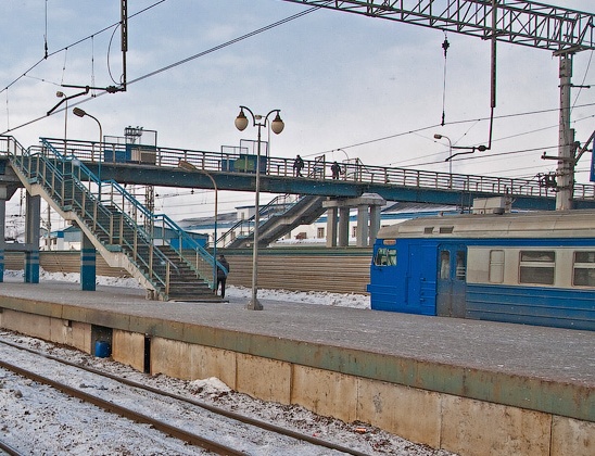 Электропоезд около платформы "Москва-3"