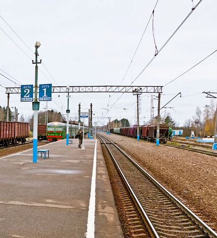 Платформа на станции "Латышская"
