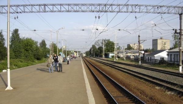 Платформа на станции "Дедовск"