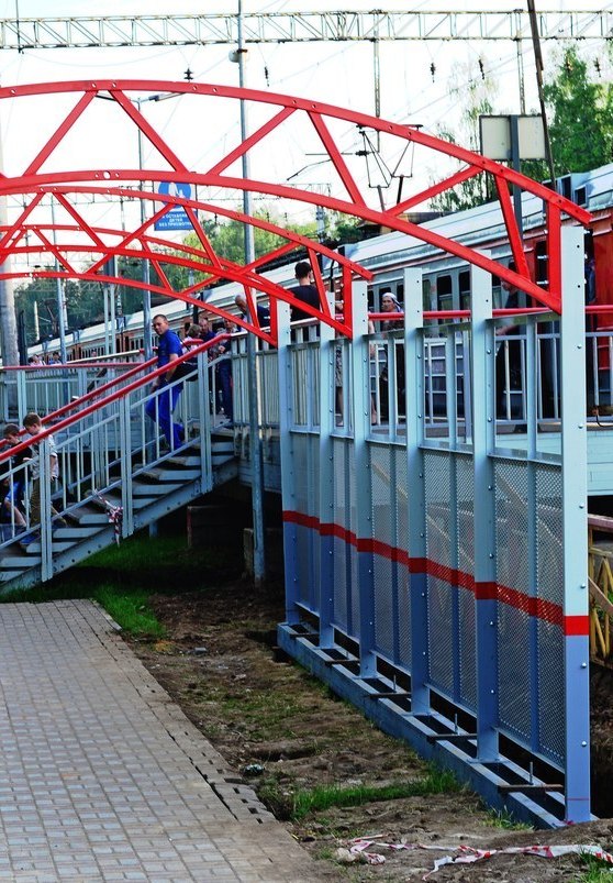 Лестничный пролёт, выход с платформы "Заветы Ильича"