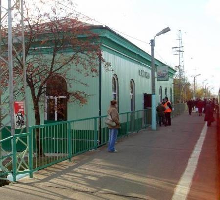 Здание вокзала на станции "Фаустово"