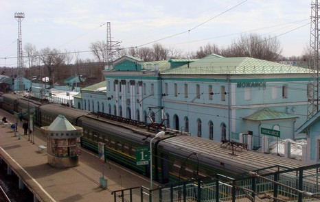 Электропоезд возле платформы "Можайск"