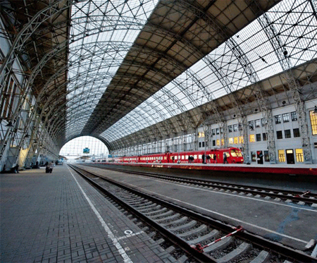 Пассажирские платформы на Киевском вокзале