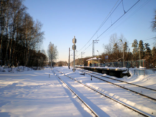 Железнодорожная станция "Горенки" в зимний период времени