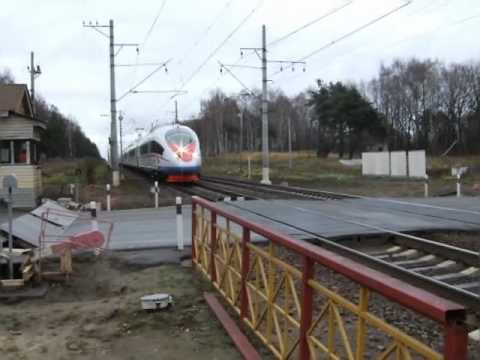 Электропоезд на подъезде к станции "Чёрное"