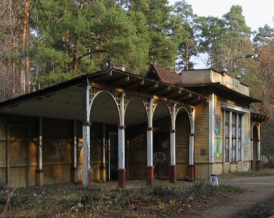 Старое здание вокзала на станции "Ильинское"