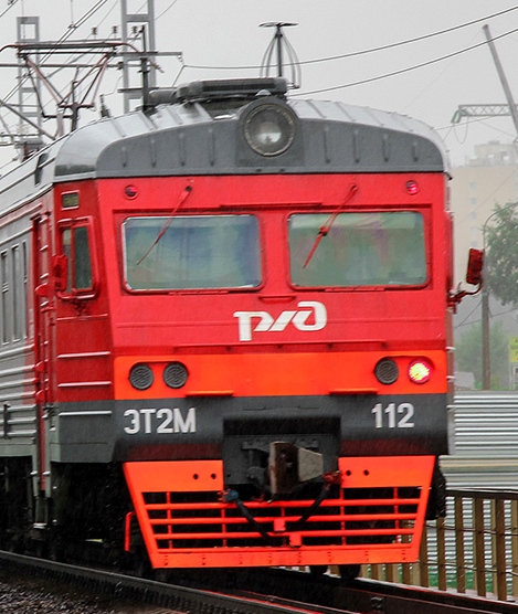 Электропоезд возле платформы "Петровско-Разумовское" 