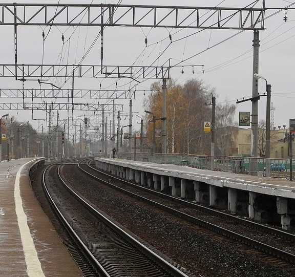 Железнодорожные пути на станции "Золотово"